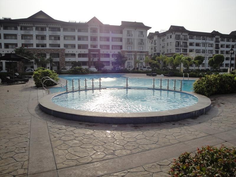 The Oasis Davao Condotel Exterior photo