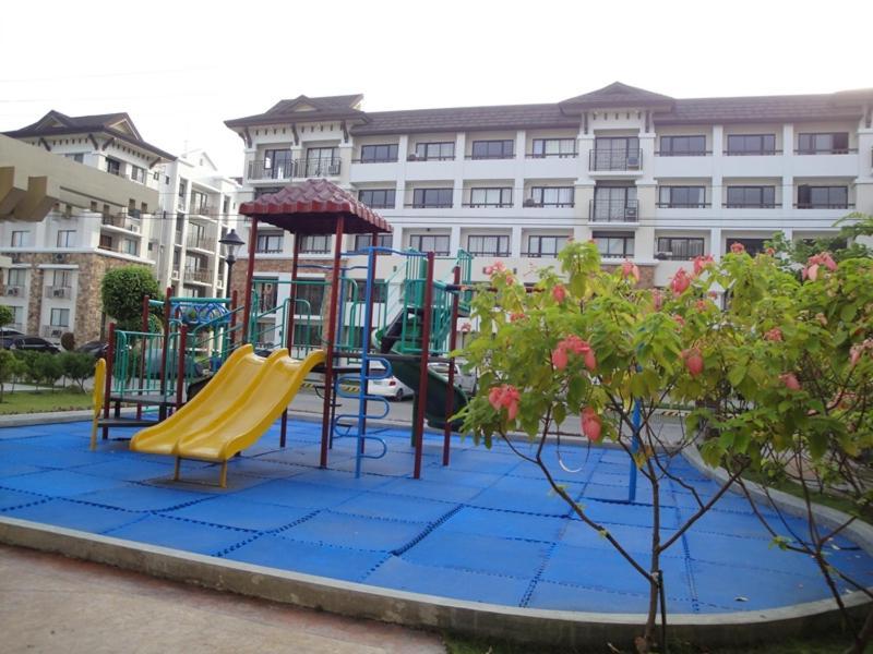 The Oasis Davao Condotel Exterior photo